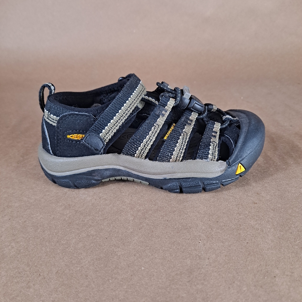 Keen Waterproof Newport H2 Sandals Water Shoe Size Kids 11 Black Olive 1006039
